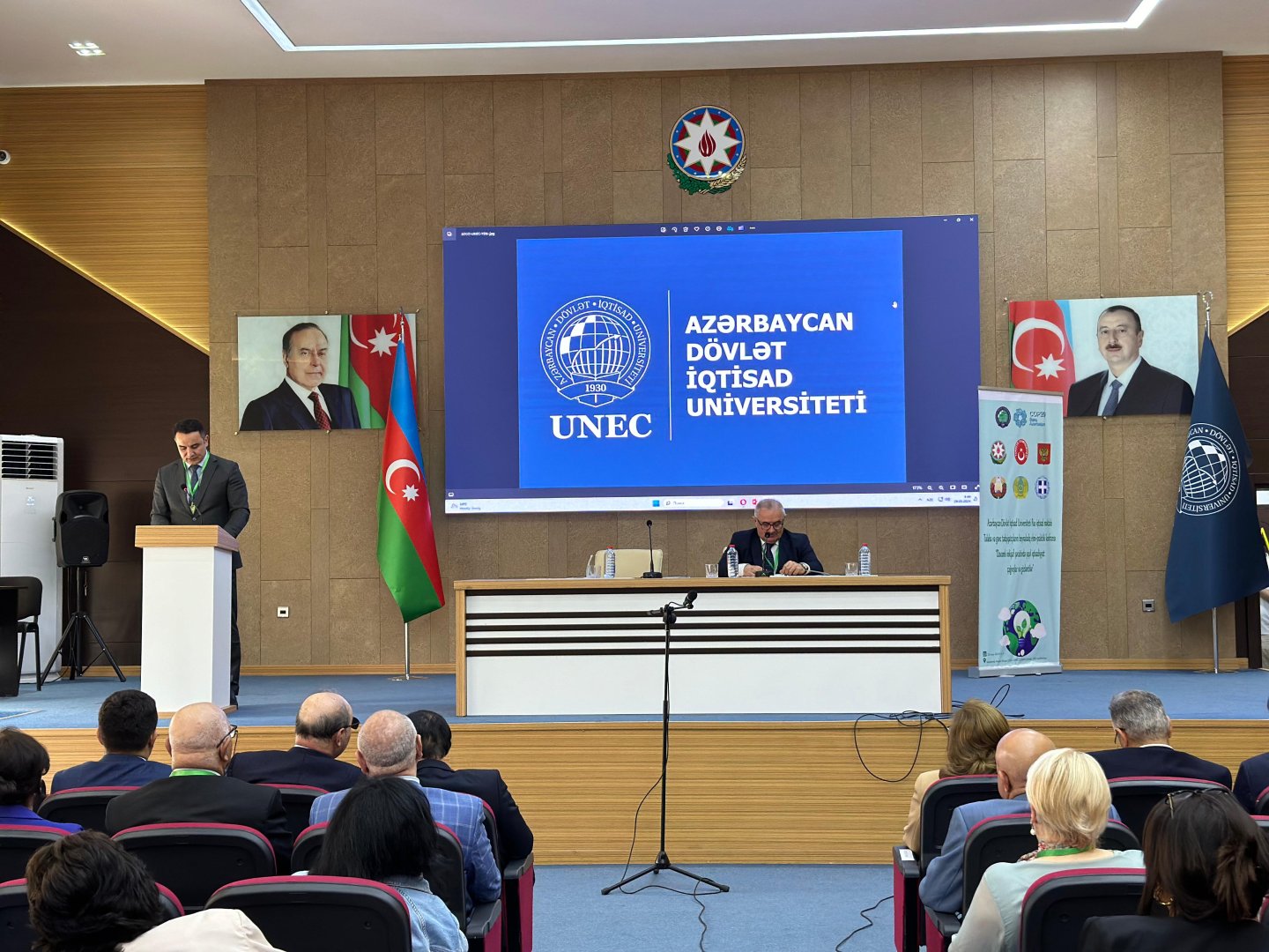 An international conference of students dedicated to the green economy is held at UNEC (PHOTO)