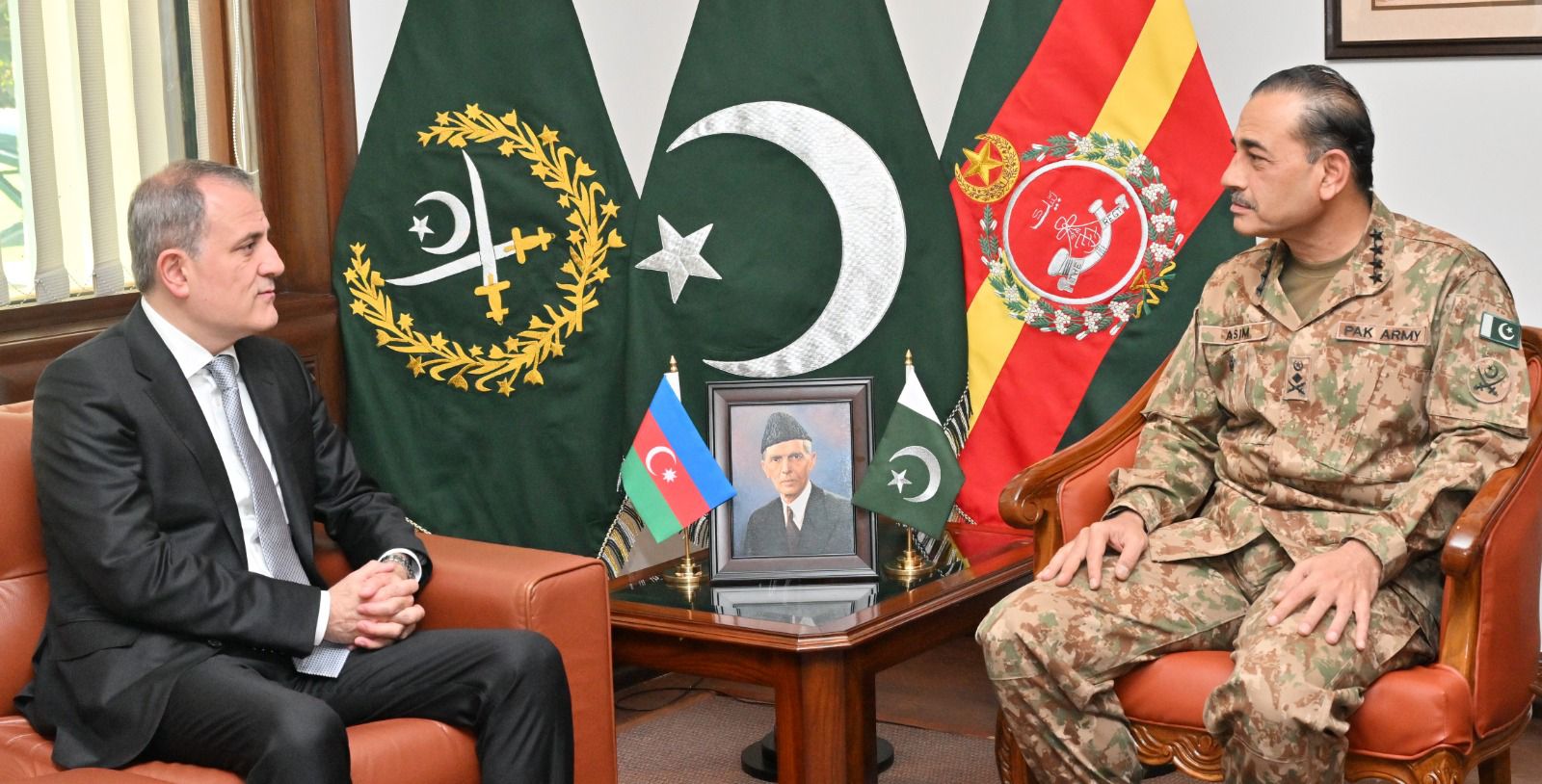Azerbaijan, Pakistan negotiate prospects of co-op in defense and military spheres (PHOTO)