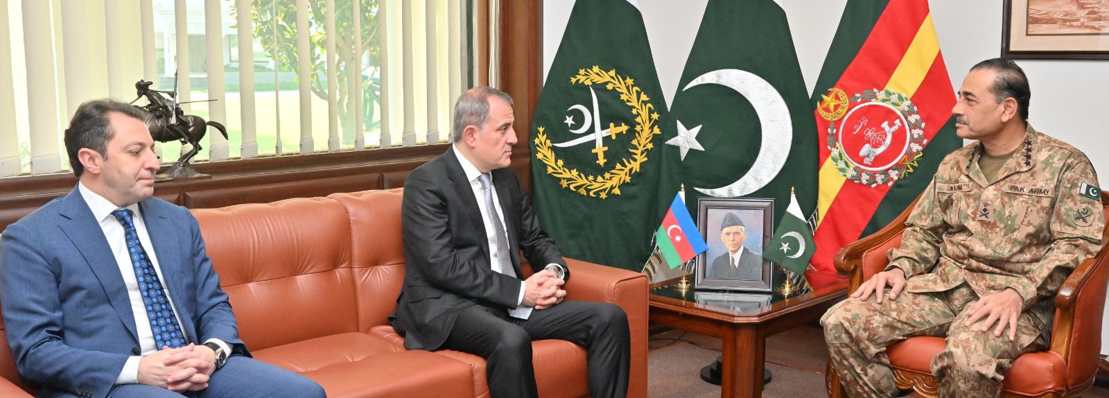 Azerbaijan, Pakistan negotiate prospects of co-op in defense and military spheres (PHOTO)