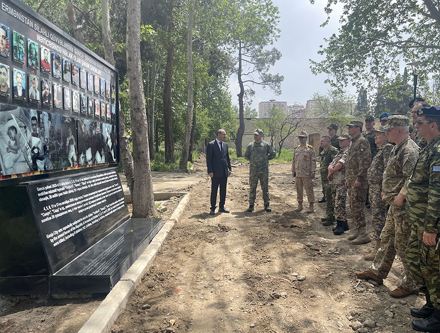 Foreign military attachés view Azerbaijani Army unit