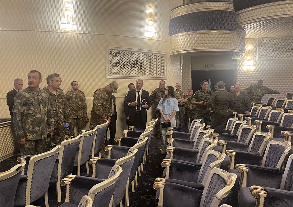 Foreign military attachés view Azerbaijani Army unit