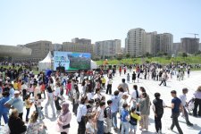 Heydar Aliyev Center park hosts Children’s Festival (PHOTO)