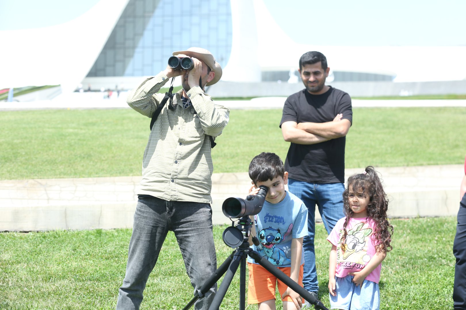 Heydar Aliyev Center park hosts Children’s Festival (PHOTO)