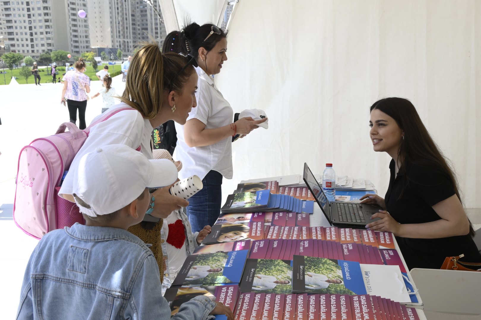 Heydar Aliyev Center park hosts Children’s Festival (PHOTO)