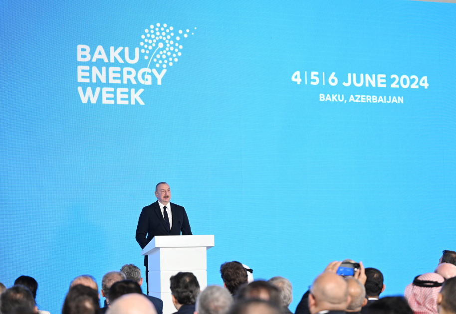 President Ilham Aliyev addresses opening of 29th Caspian Oil & Gas and 12th Caspian Power exhibitions as part of Baku Energy Week (PHOTO/VIDEO)