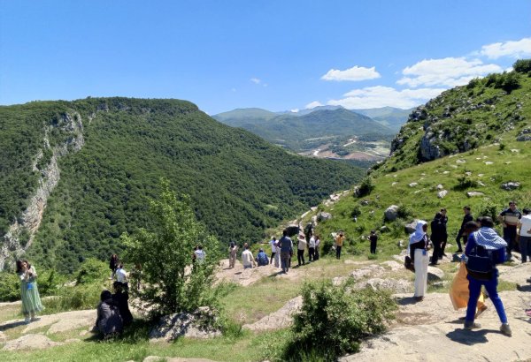 "Shusha - OIC Youth Capital 2024" participants embark on memorable city tour (PHOTO)
