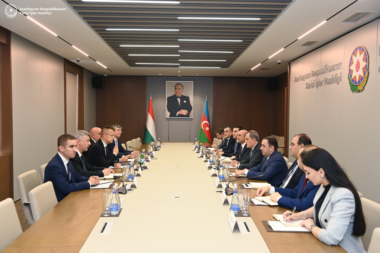 Azerbaijani, Hungarian FMs hold expanded meeting in Baku (PHOTO)