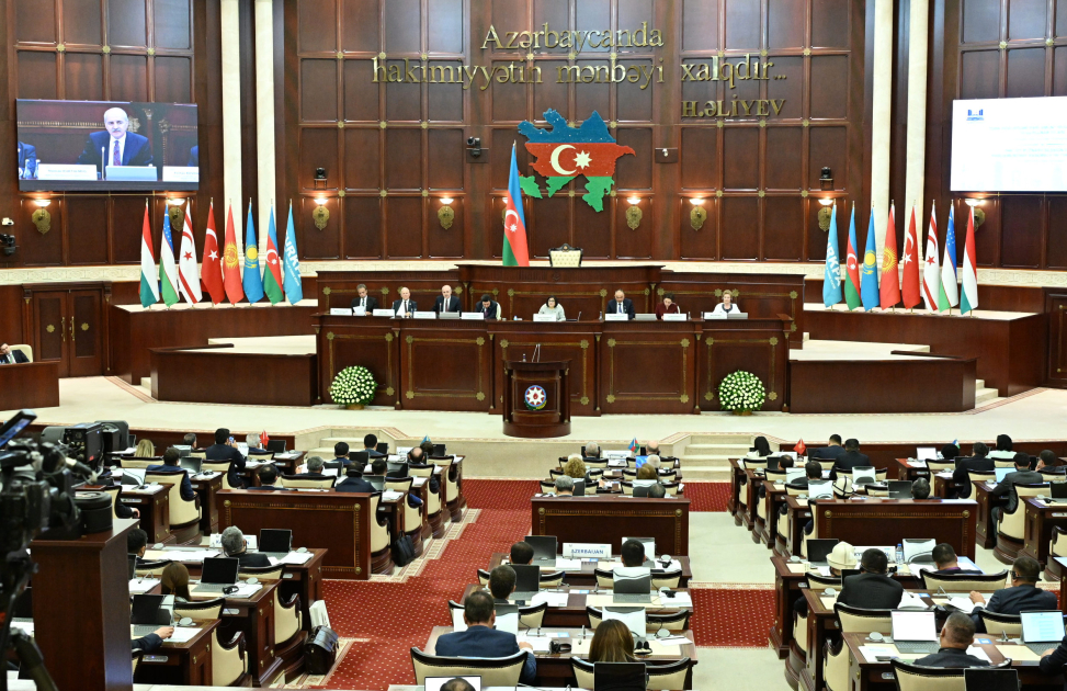 Azerbaijani parliament opens next session, Cabinet of Ministers delivers report