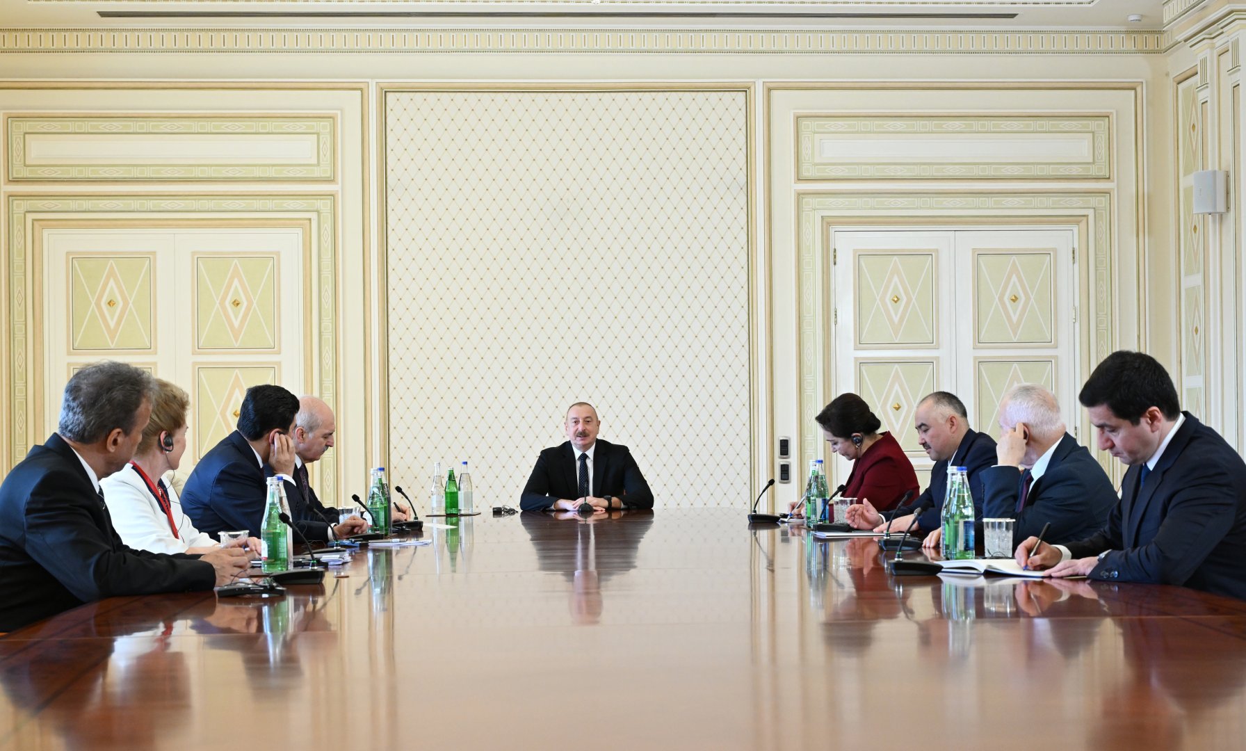 President Ilham Aliyev receives TURKPA delegation (PHOTO/VIDEO)