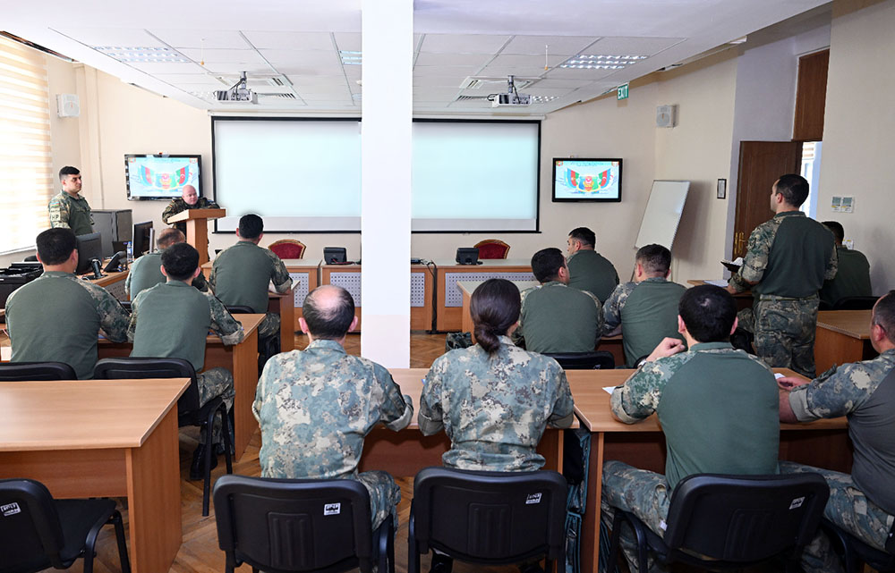 NATO experts hold training course Azerbaijan's in Military Police Department (PHOTO)