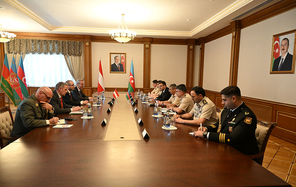 Azerbaijan debates expansion of military ties with Austria