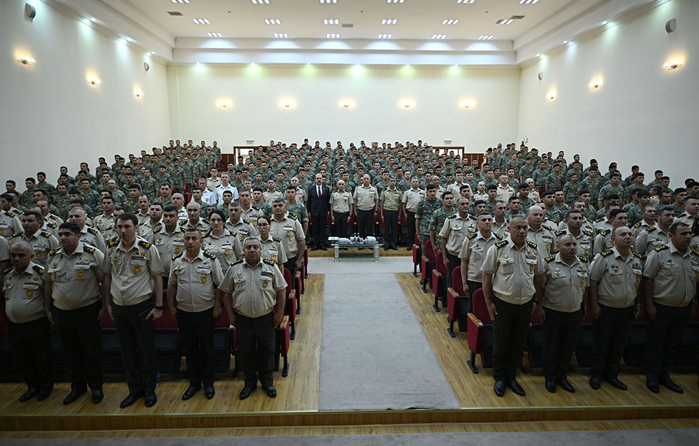 Azerbaijan holds graduation ceremony of regular training course for army officers (PHOTO)