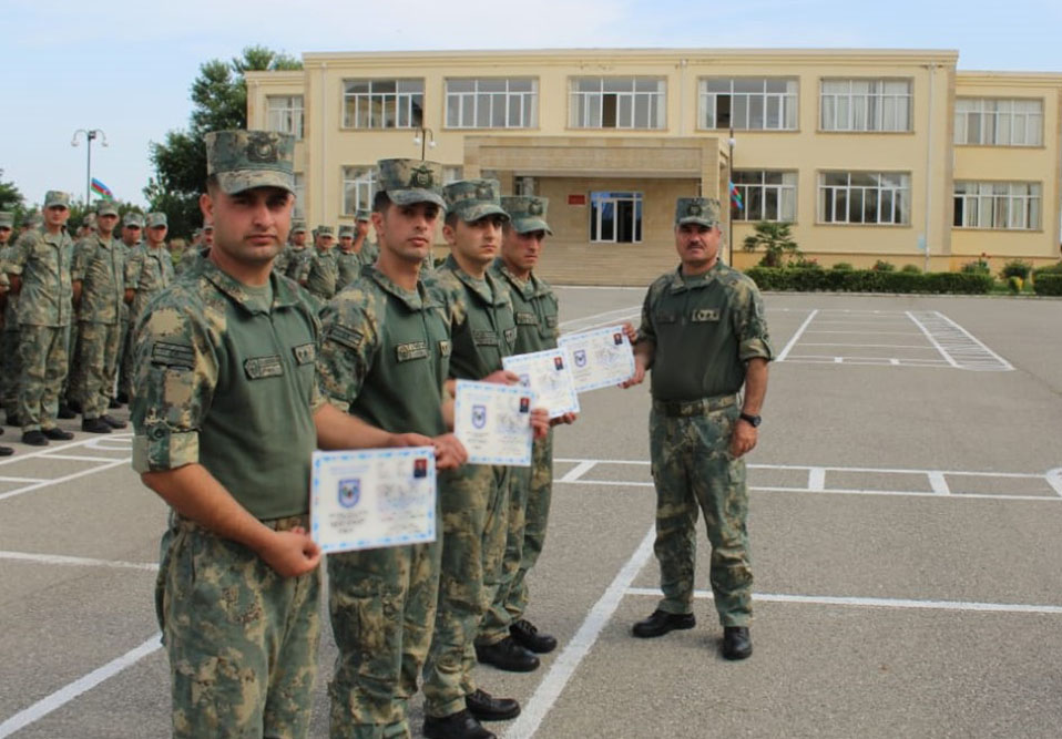 Azerbaijan holds graduation ceremony of regular training course for army officers (PHOTO)