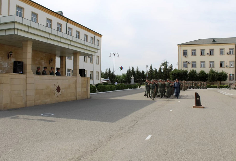 Azerbaijan holds graduation ceremony of regular training course for army officers (PHOTO)