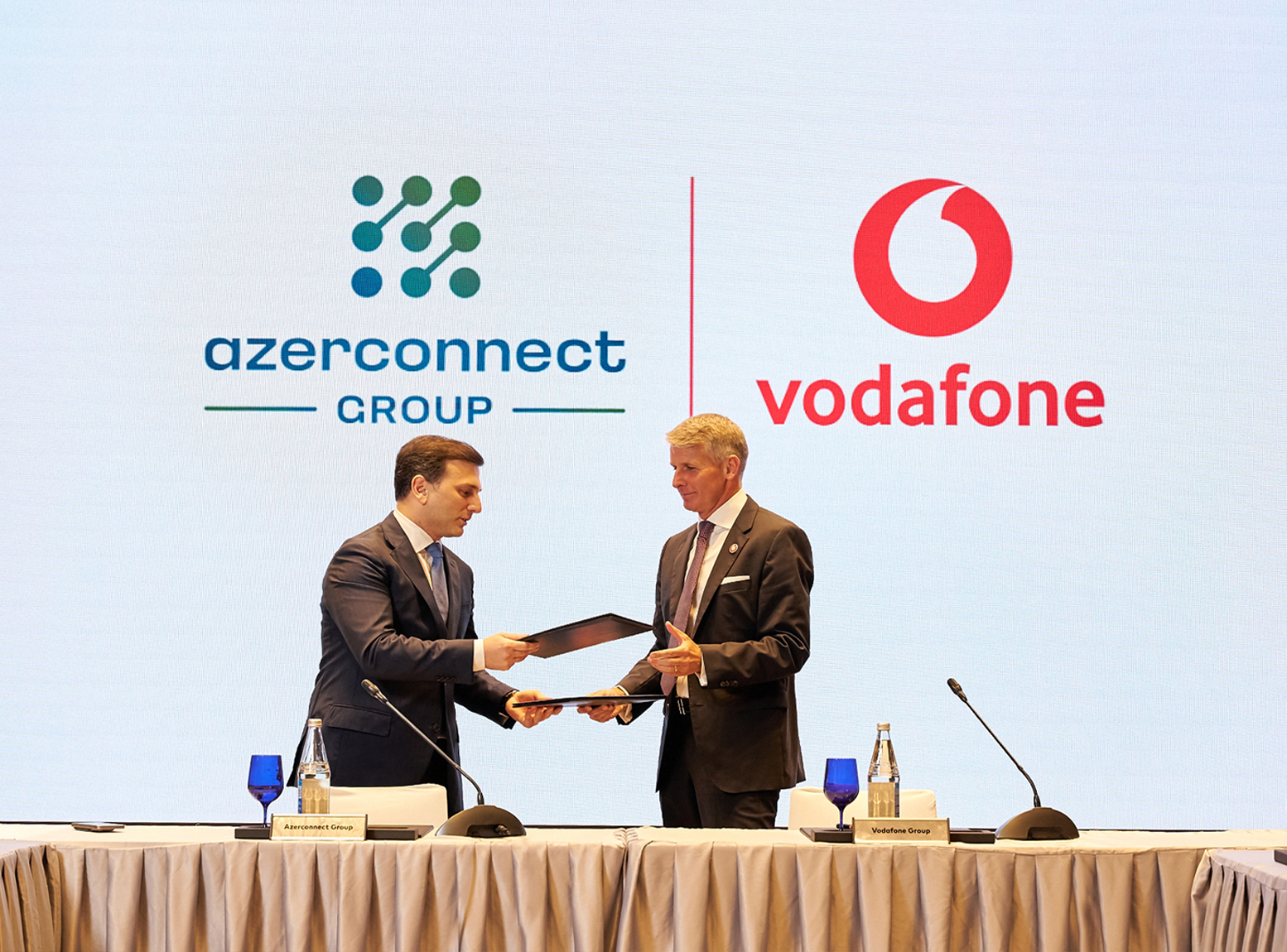 Azerconnect Group and Vodafone Group enter partnership agreement (PHOTO)