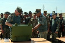 Chief of General Staff of Azerbaijan Army watches tactical-special exercise of engineering units (PHOTO)