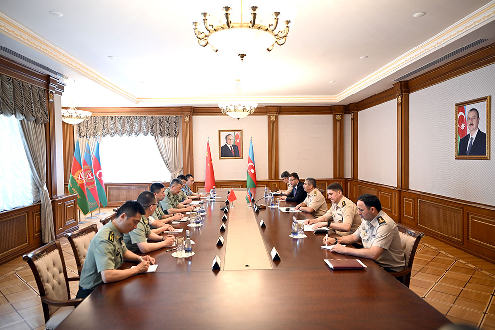 Azerbaijani Defense Minister meets with Chinese military delegation (VIDEO)