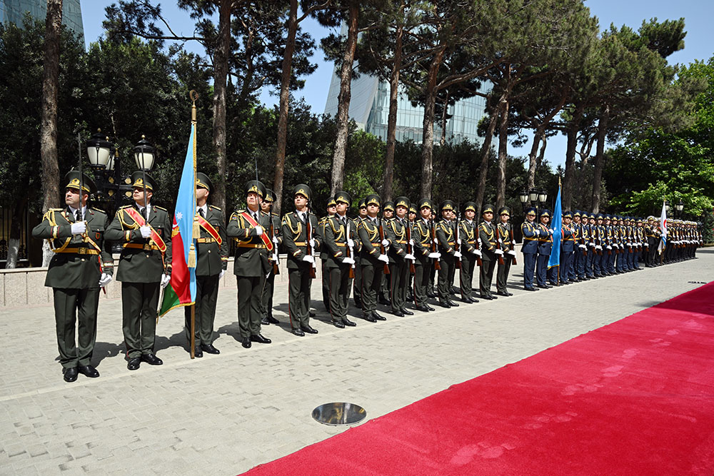 Azerbaijan, Serbia mull over military cooperation (PHOTO)