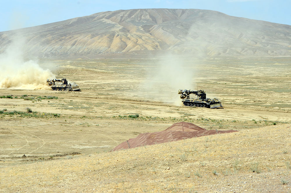Chief of General Staff of Azerbaijan Army watches tactical-special exercise of engineering units (PHOTO)