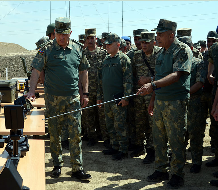 Chief of General Staff of Azerbaijan Army watches tactical-special exercise of engineering units (PHOTO)