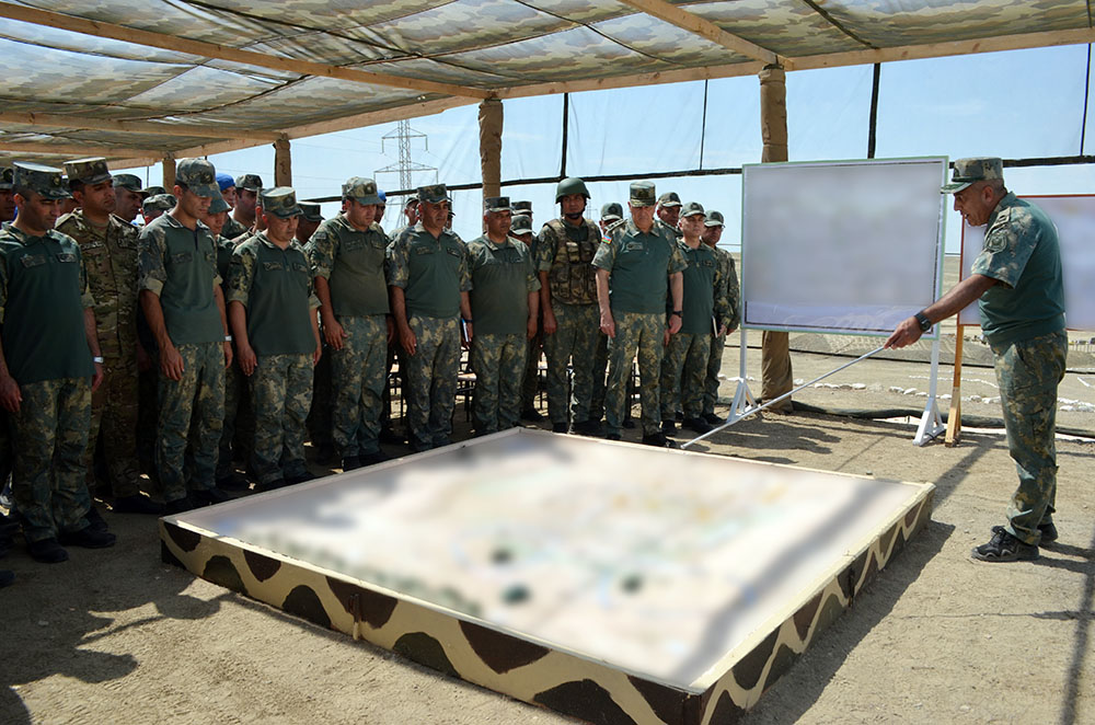 Chief of General Staff of Azerbaijan Army watches tactical-special exercise of engineering units (PHOTO)