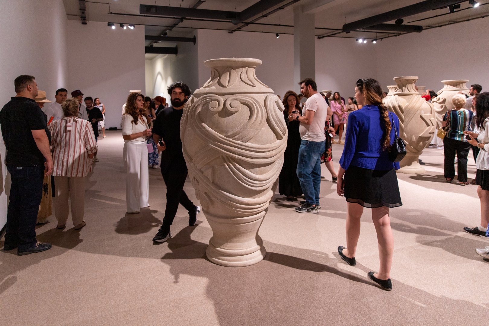 YARAT Contemporary Art Space presents solo exhibition “Voices of Silence” by Aidan Salakhova, group exhibition “Unobservable dreams” (PHOTO)