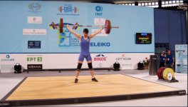 Azerbaijani weightlifter wins European Championship (PHOTO)