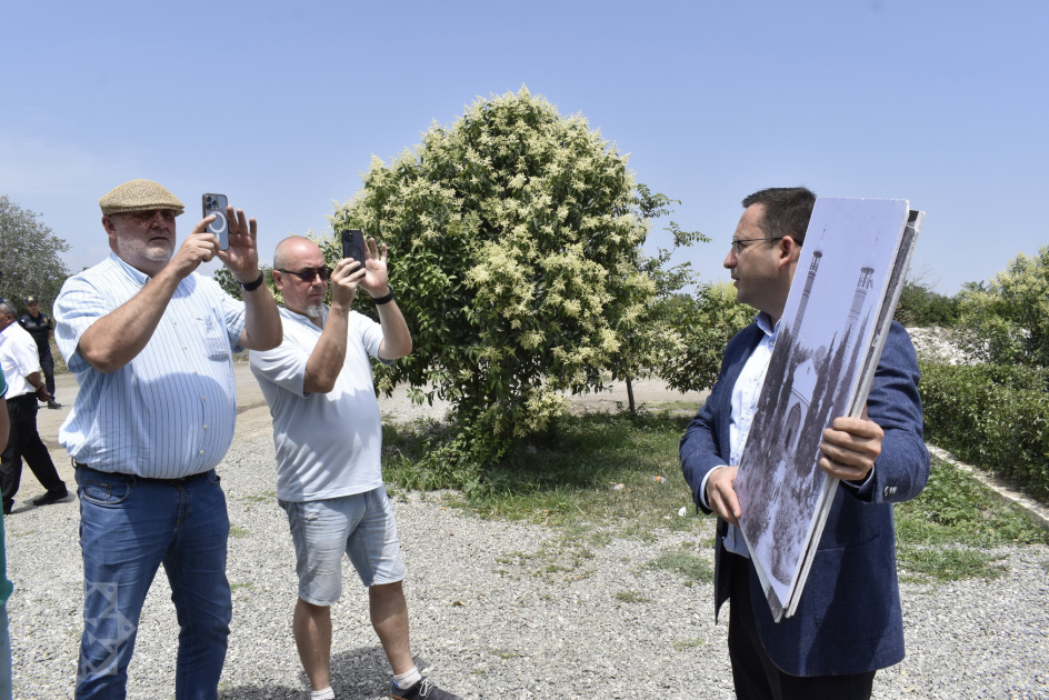 Hungarian parliamentarians visit Aghdam (PHOTO)