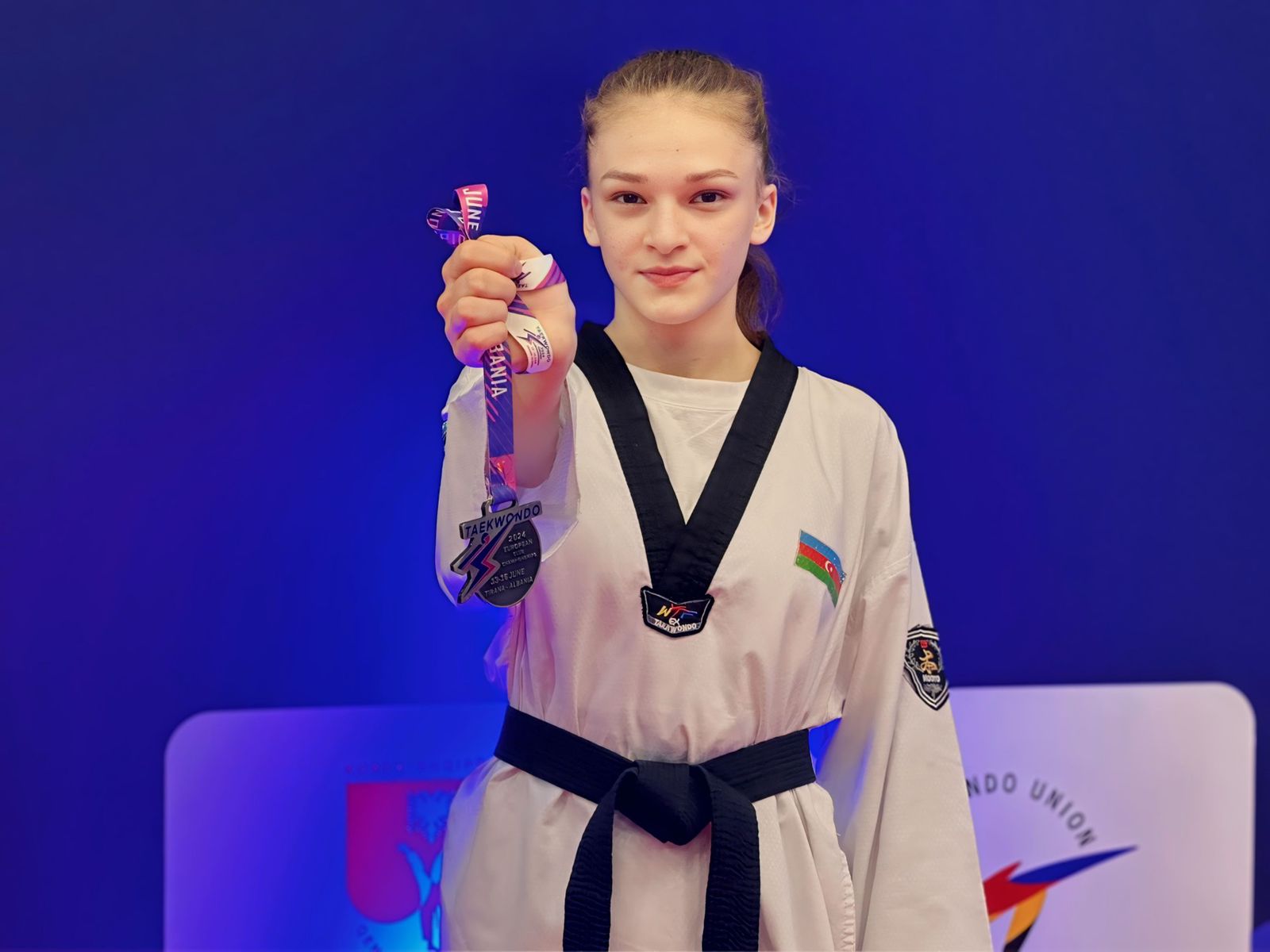 Azerbaijani taekwondo player wins silver medal at European interclub championship (PHOTO)