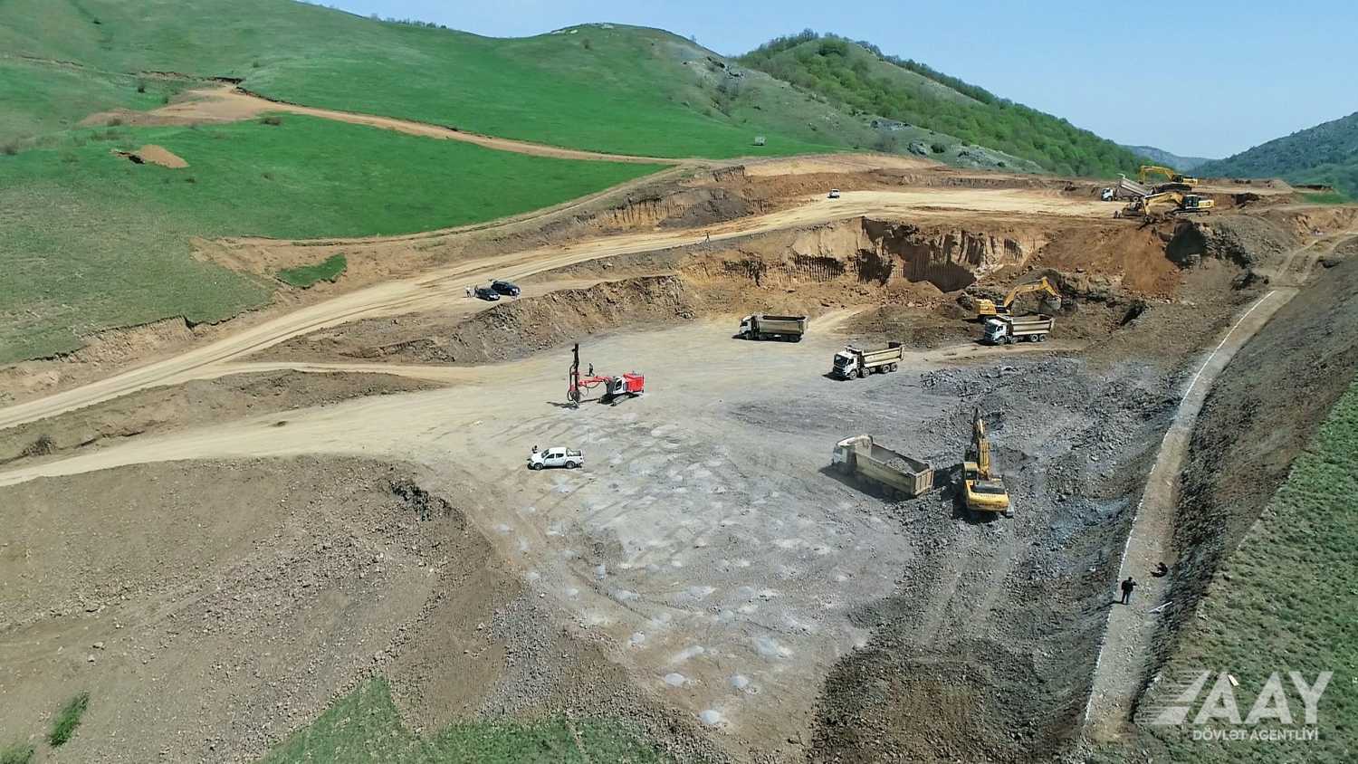 Azerbaijan continues construction of Khankendi-Shusha-Lachin highway