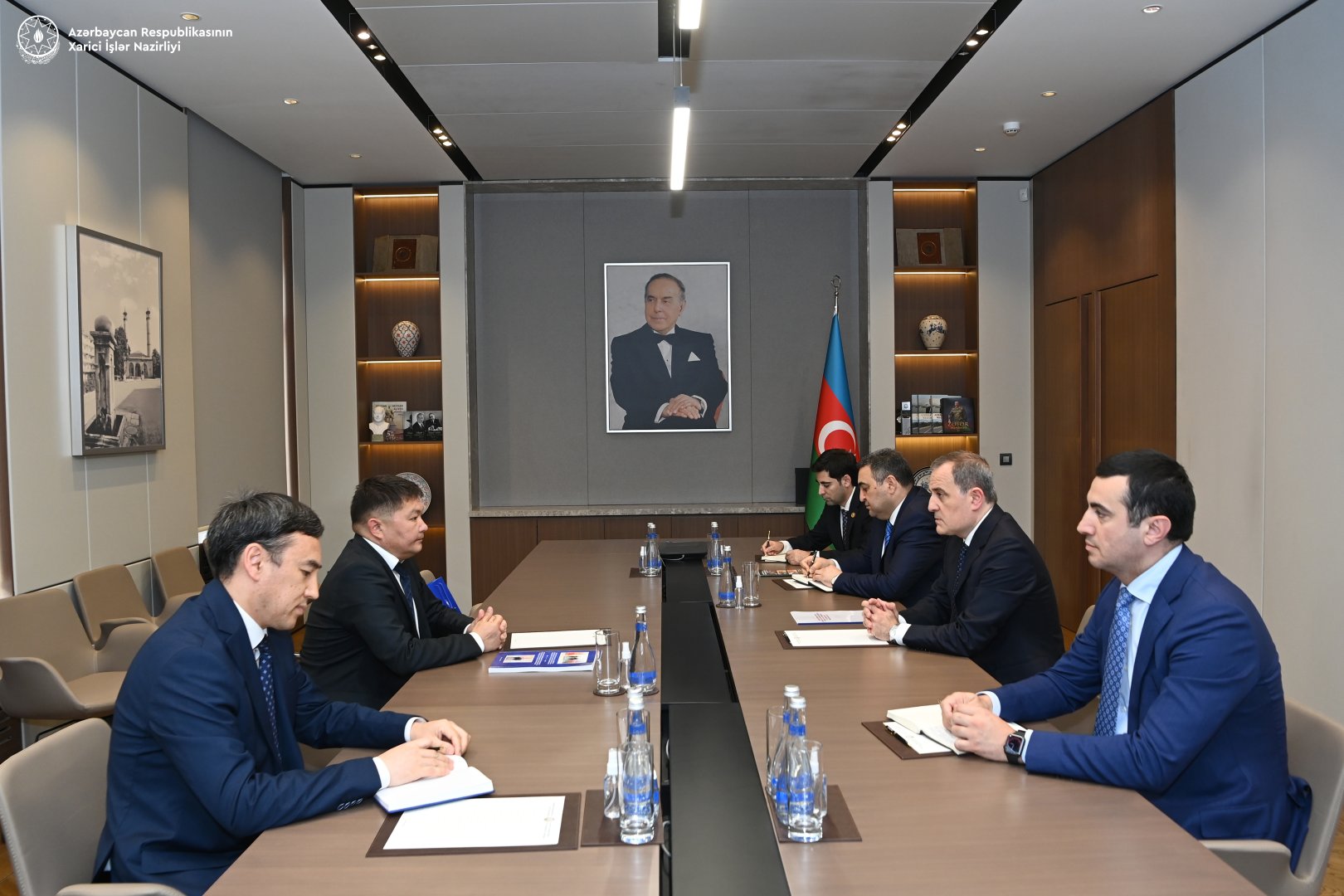 Azerbaijani FM bids farewell to Kyrgyz ambassador over wrap-up of his diplomatic mission