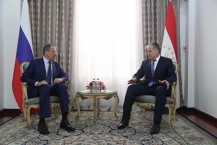 Tajik and Russian FMs hold talks on enhancing bilateral ties