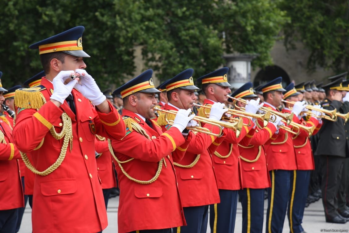 Azerbaijan's Baku holds processions with military band (PHOTO/VIDEO)