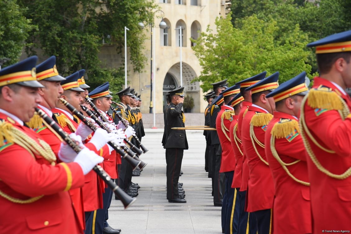 Azerbaijan's Baku holds processions with military band (PHOTO/VIDEO)