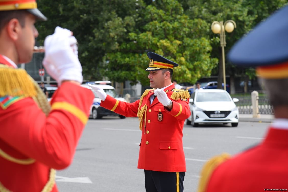 Azerbaijan's Baku holds processions with military band (PHOTO/VIDEO)