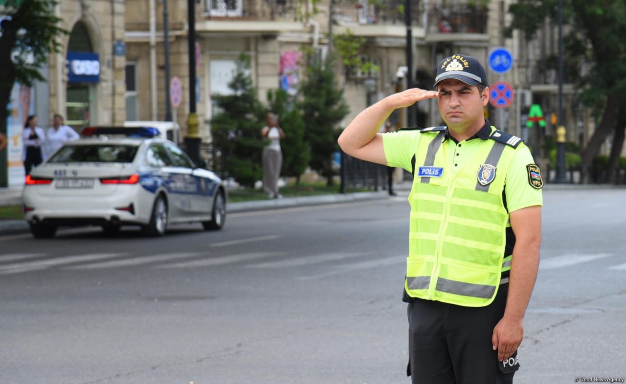 Azerbaijan's Baku holds processions with military band (PHOTO/VIDEO)