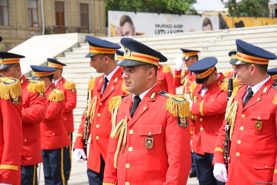 Azerbaijan's Baku holds processions with military band (PHOTO/VIDEO)