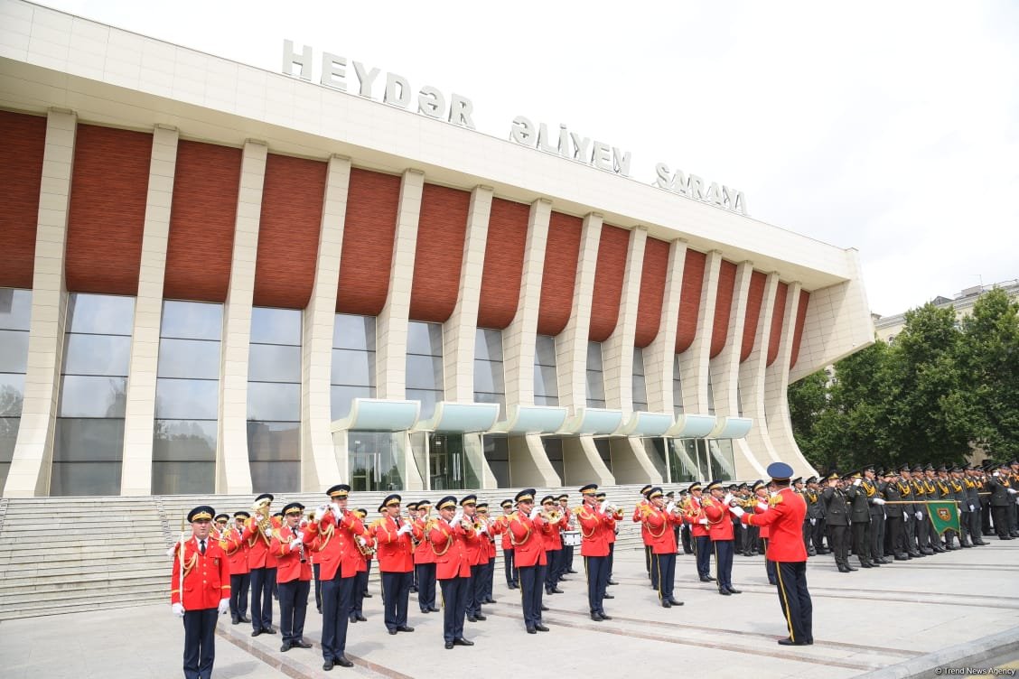 Azerbaijan's Baku holds processions with military band (PHOTO/VIDEO)