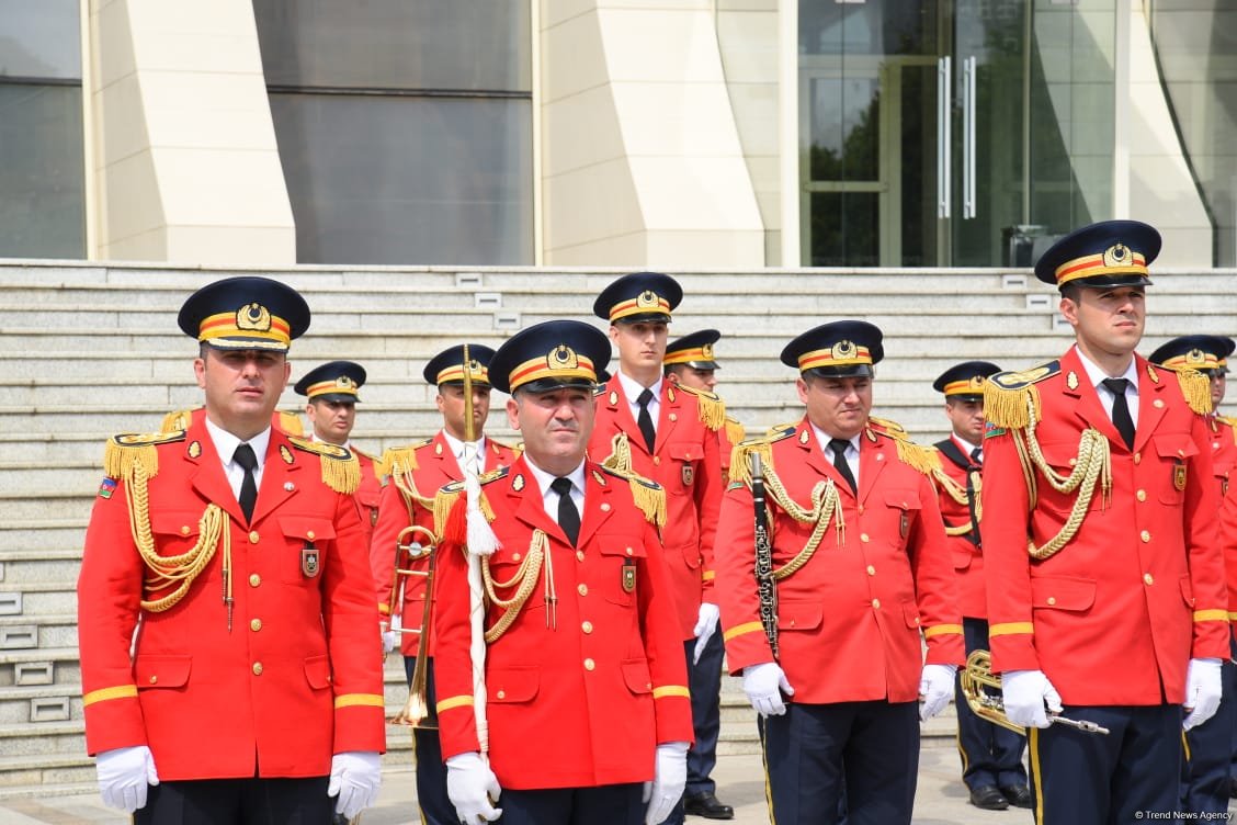 Azerbaijan's Baku holds processions with military band (PHOTO/VIDEO)