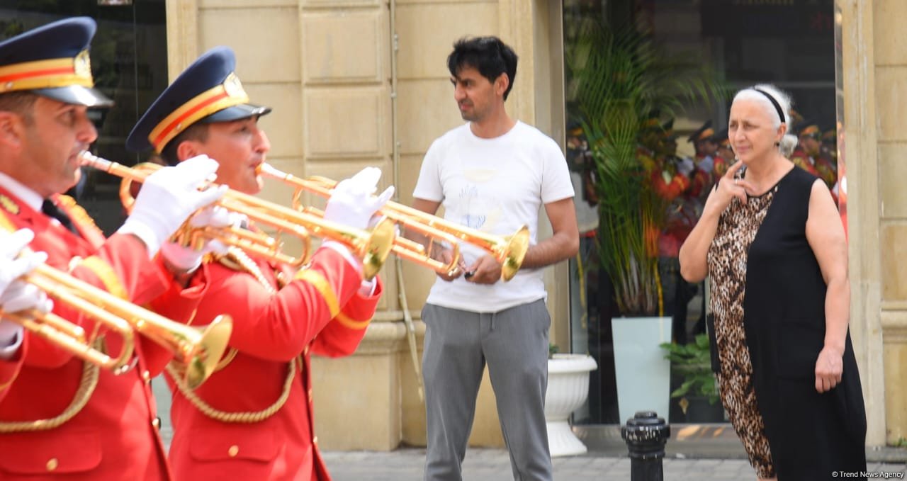 Azerbaijan's Baku holds processions with military band (PHOTO/VIDEO)