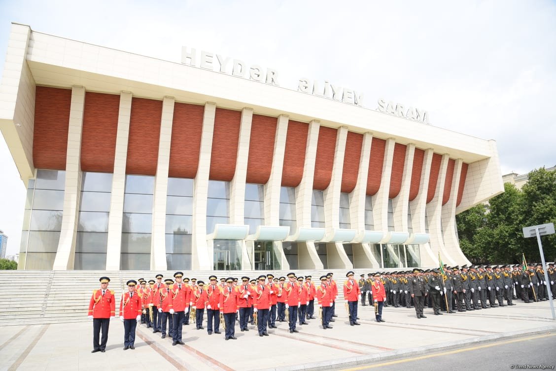 Azerbaijan's Baku holds processions with military band (PHOTO/VIDEO)