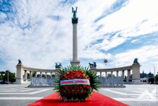 Azerbaijan Defense Minister meets with Hungarian counterpart in Budapest (PHOTO)