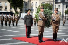 Azerbaijan Defense Minister meets with Hungarian counterpart in Budapest (PHOTO)