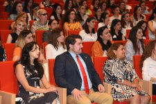 Baku hosts English-language teachers’ conference (PHOTO)