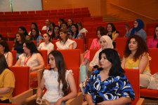 Baku hosts English-language teachers’ conference (PHOTO)