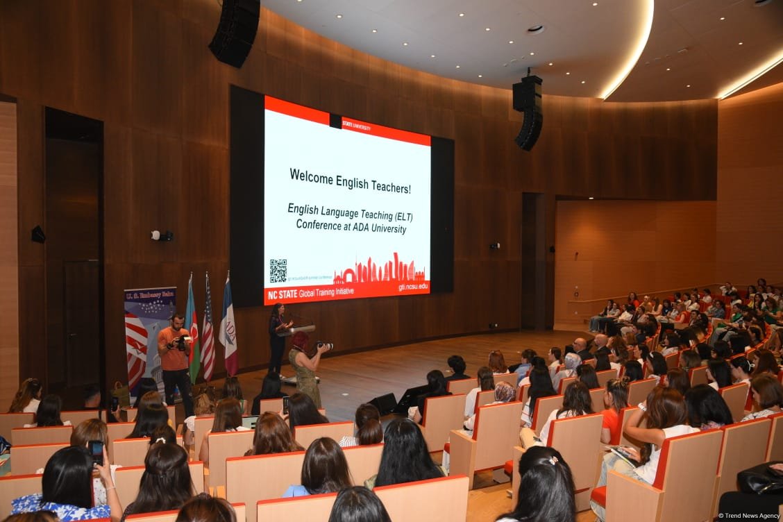 Baku hosts English-language teachers’ conference (PHOTO)