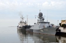 Warships of Russian Caspian Flotilla sail out of Baku port (PHOTO)