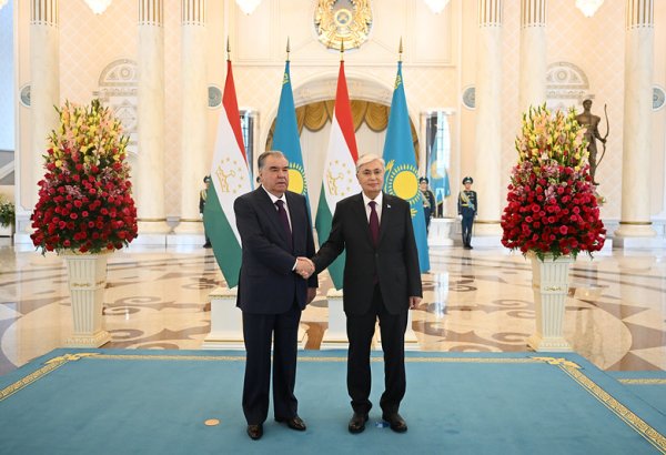 Presidents of Tajikistan and Kazakhstan discuss bilateral co-op on SCO summit's sidelines