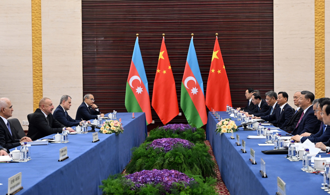 President Ilham Aliyev holds meeting with President Xi Jinping in Astana (PHOTO)