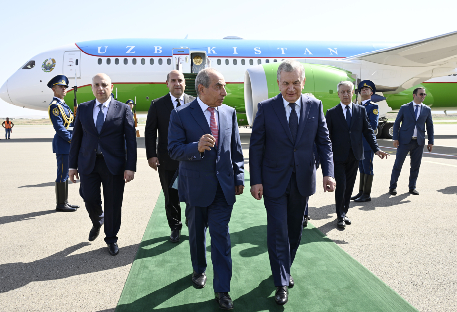 President of Uzbekistan embarks on visit to Azerbaijan (PHOTO) (UPDATED)